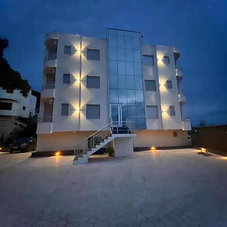 Al Hotel Vlore Exterior photo