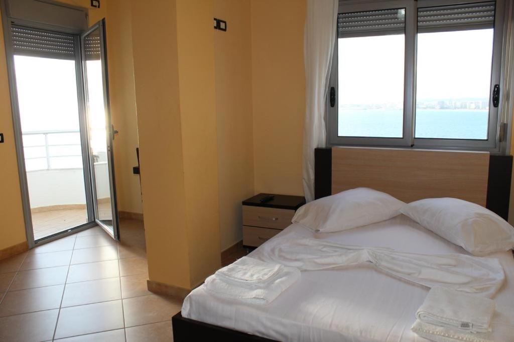 Al Hotel Vlore Exterior photo
