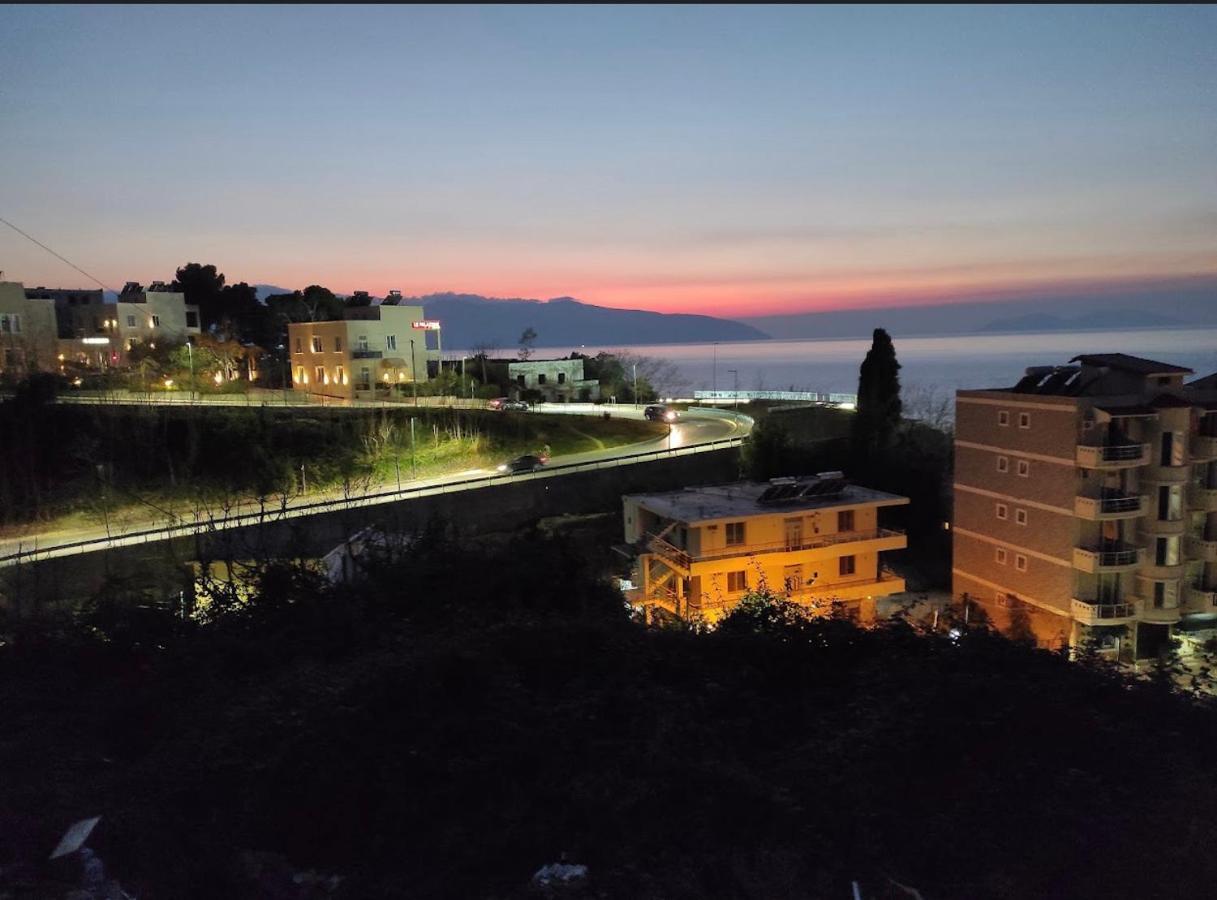 Al Hotel Vlore Exterior photo