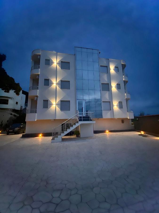 Al Hotel Vlore Exterior photo