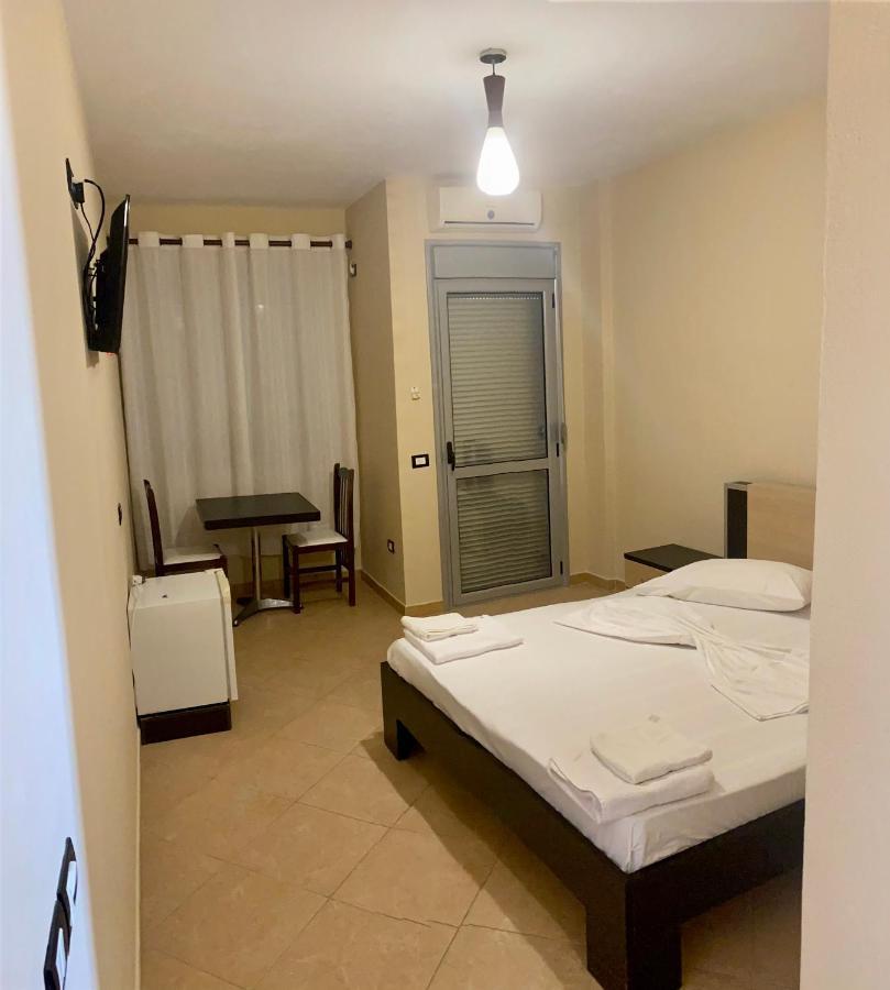Al Hotel Vlore Exterior photo