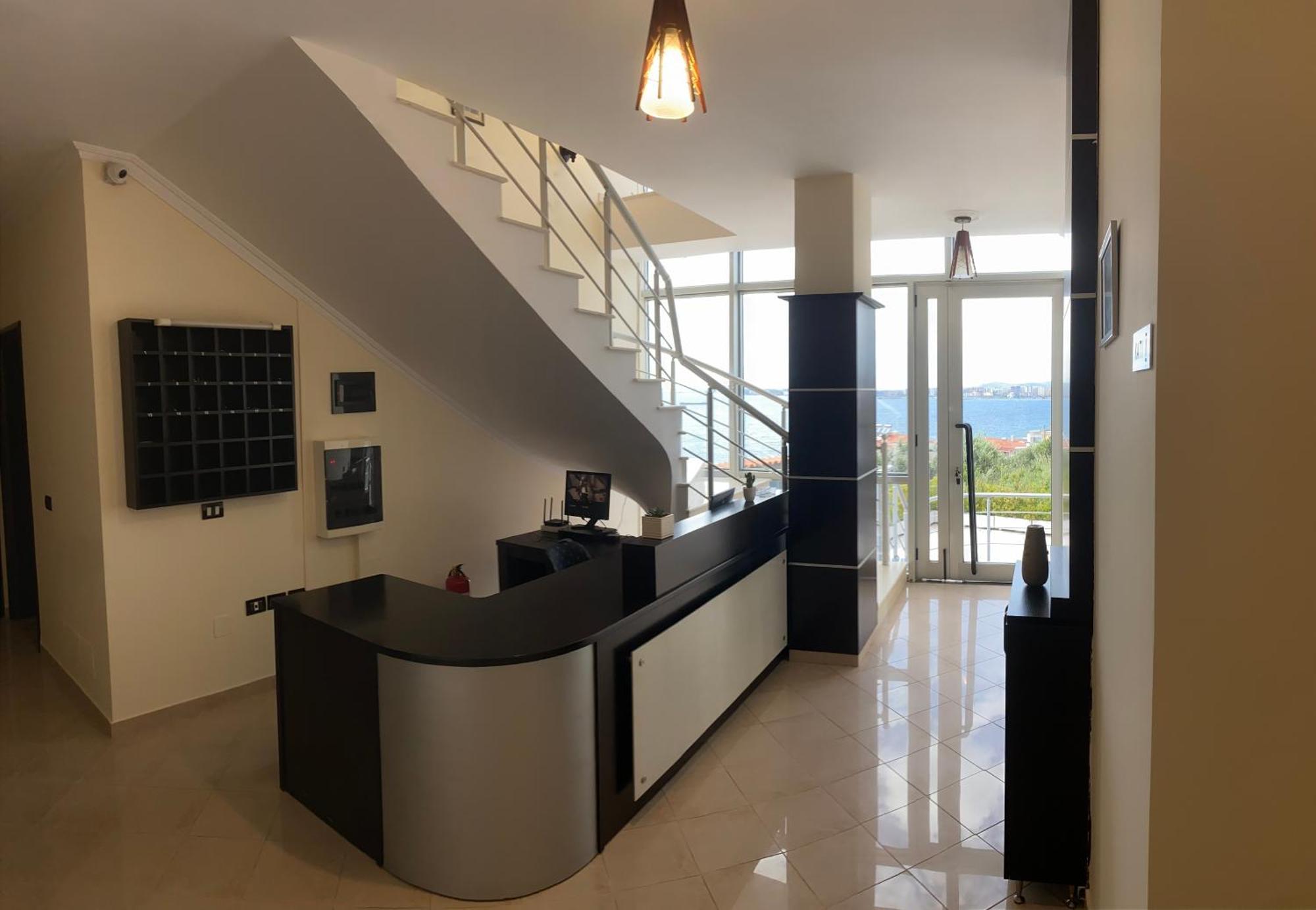 Al Hotel Vlore Exterior photo